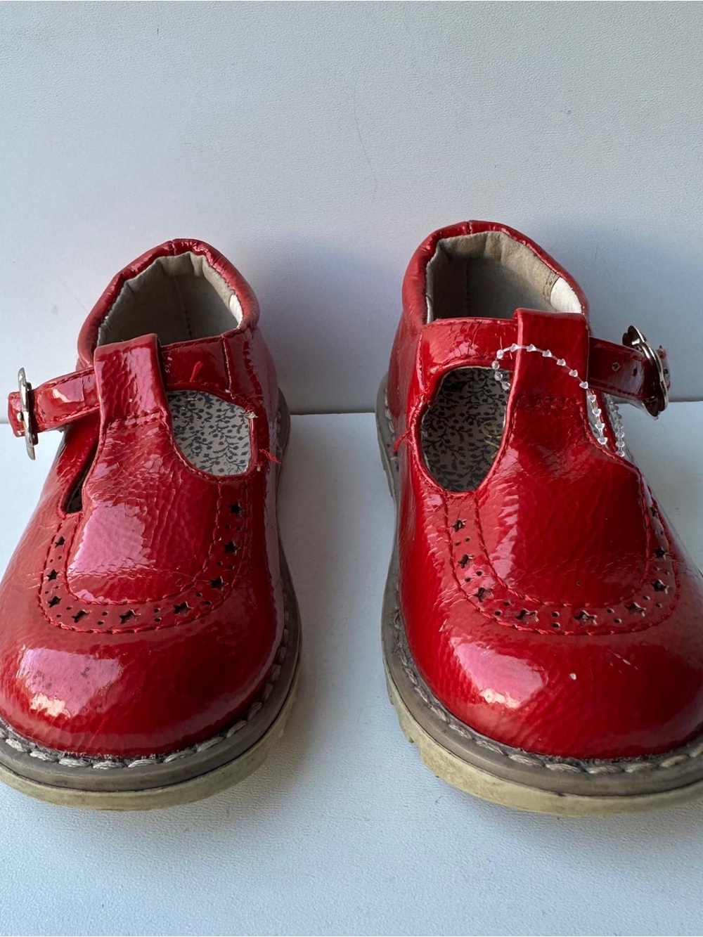 Next Toddler Girls Red Patent Leather T-Strap Shoes Size 5 Brogue Star Detail